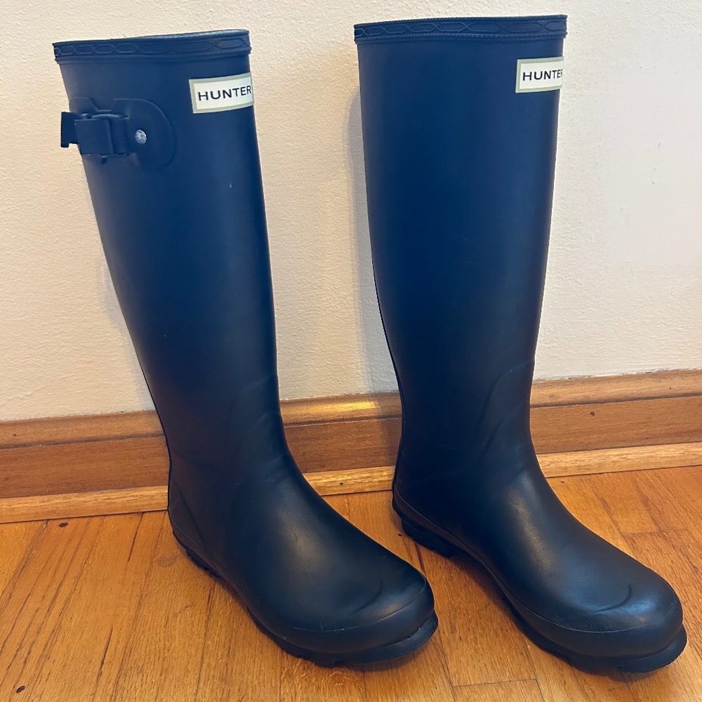 Women’s Hunter Rain Boots -- Size 7, Black